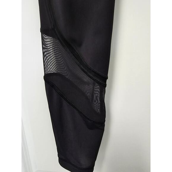 Lululemon Fresh In Mesh Tight Size 4 Black Active - Picture 8 of 9